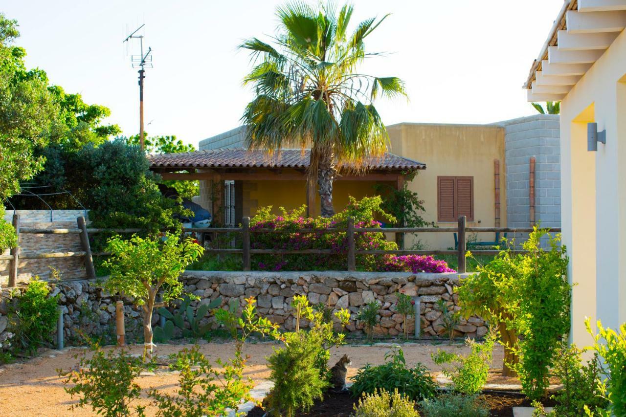 Le Suites Del Carrubo Favignana Ngoại thất bức ảnh