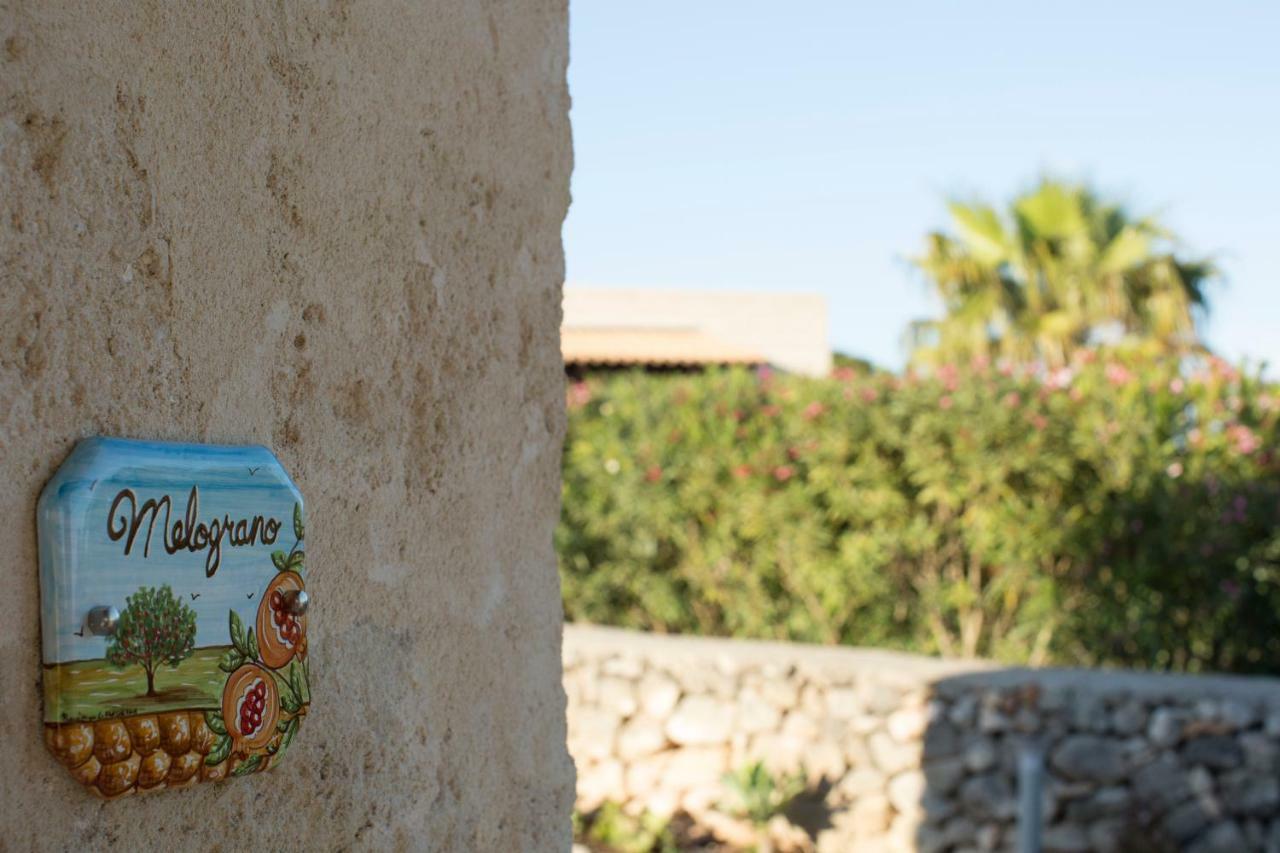 Le Suites Del Carrubo Favignana Ngoại thất bức ảnh